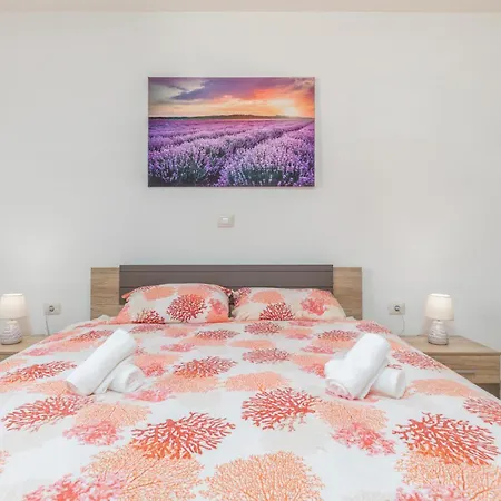 3 Bedroom Cozy In *