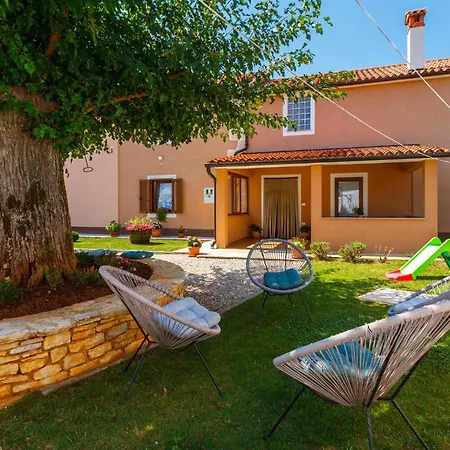 3 Bedroom Cozy In Holiday home