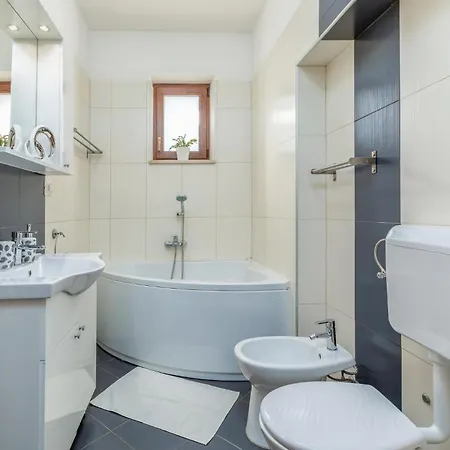 Prázdninový dům 3 Bedroom Cozy In
