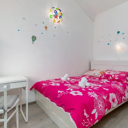Prázdninový dům 3 Bedroom Cozy In Svetvinčenat