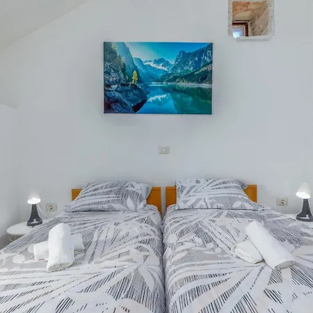 3 Bedroom Cozy In